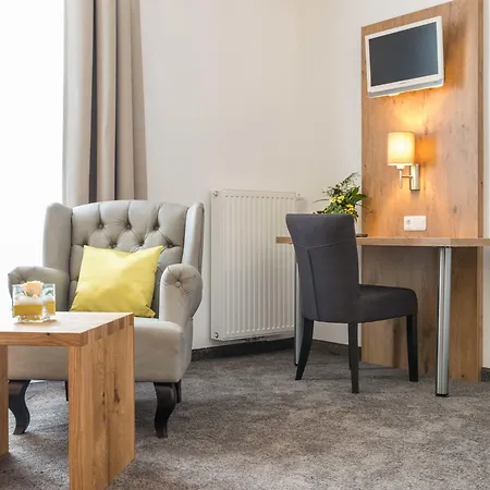 4 Sterne & Restaurant Haunstetter Hof 4* 奥格斯堡