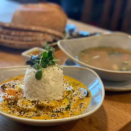 4 Sterne & Restaurant Haunstetter Hof فندق